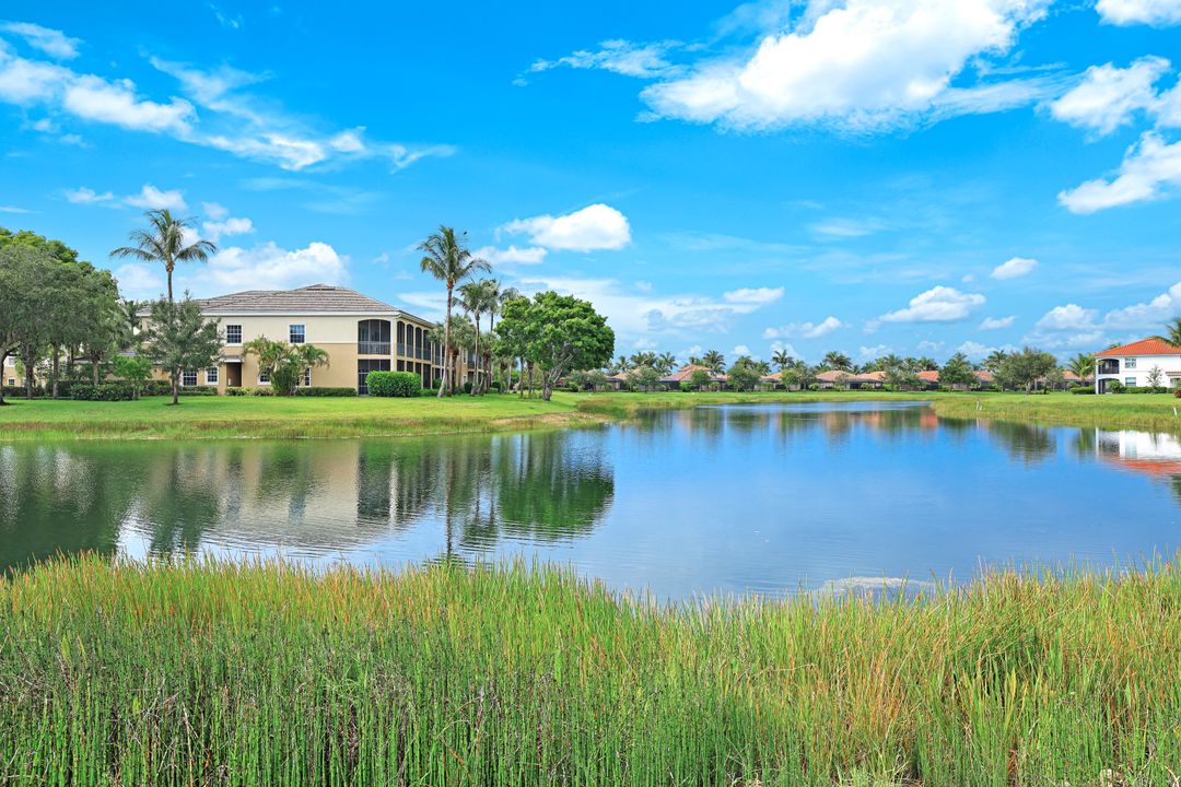 3165 Aviamar Cir #102, Naples, FL 34114