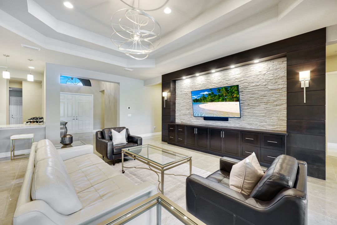 4394 Caldera Cir, Naples, FL 34119