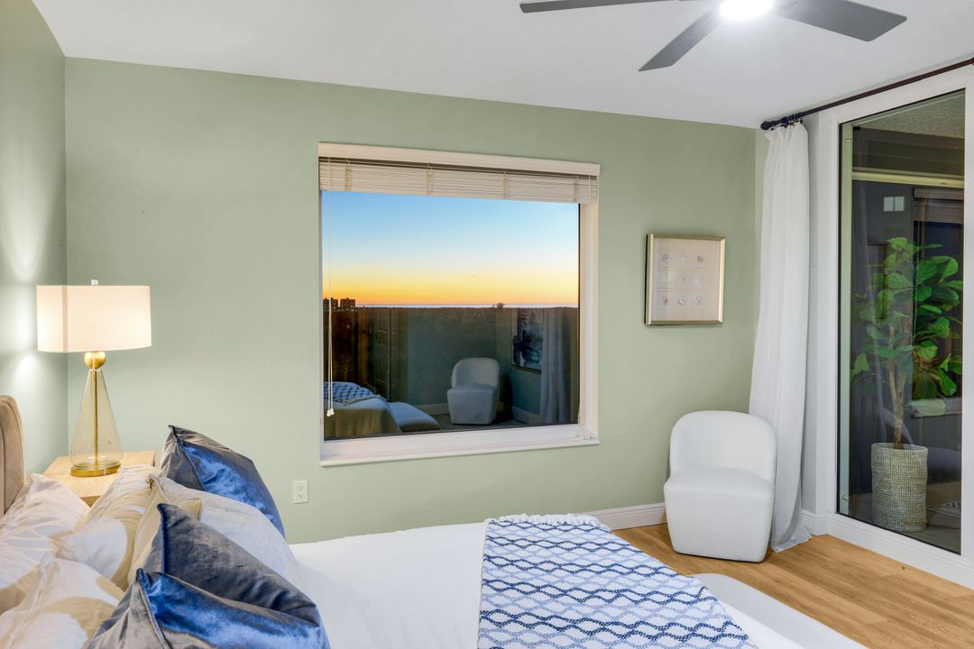 455 Cove Tower Dr #902, Naples, FL 34110