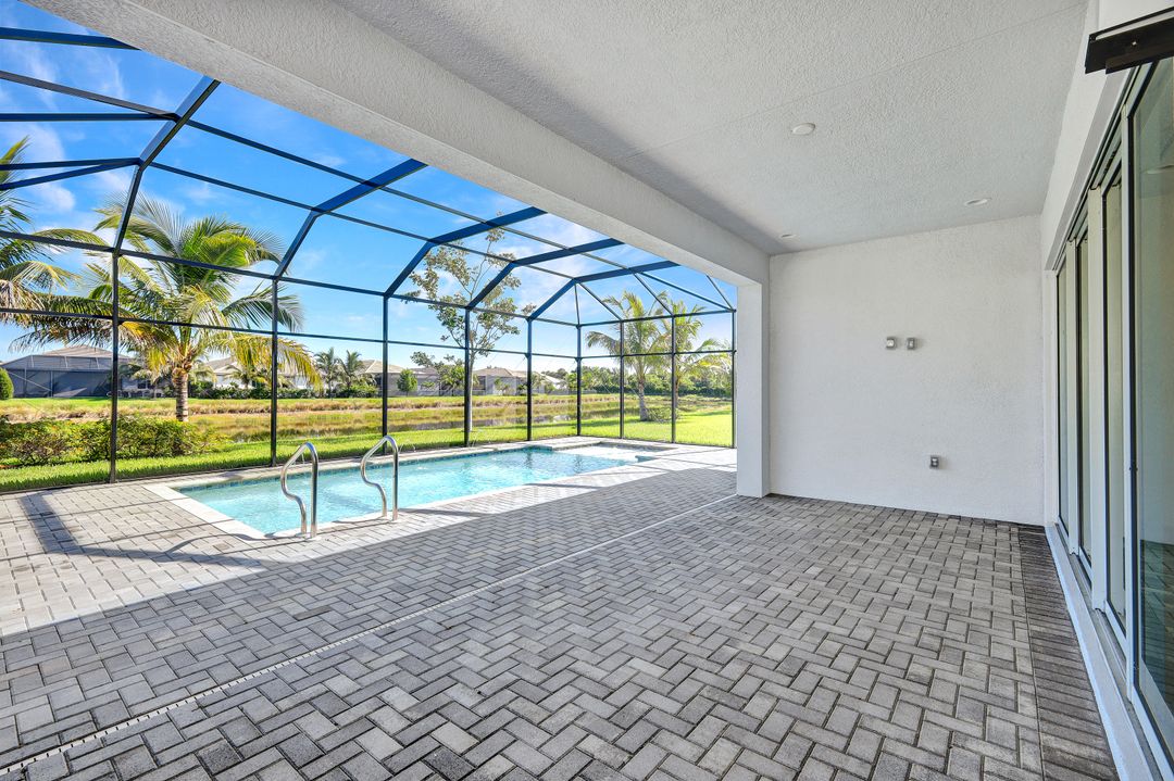 12261 Windamere Trl, Naples, FL 34120