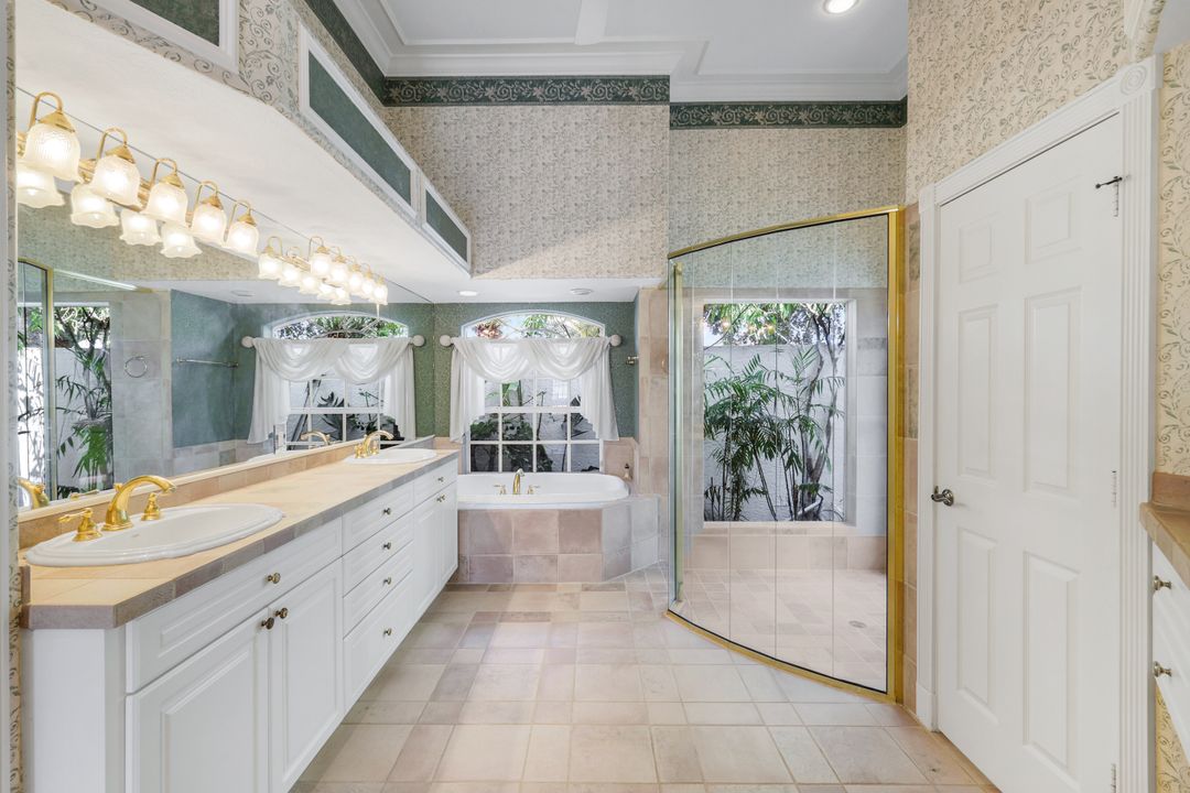 11201 Phoenix Way, Naples, FL 34119
