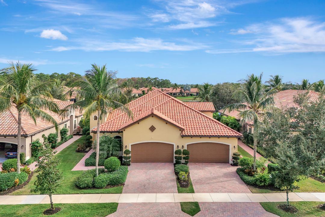 9492 Isla Bella Cir, Bonita Springs, FL 34135