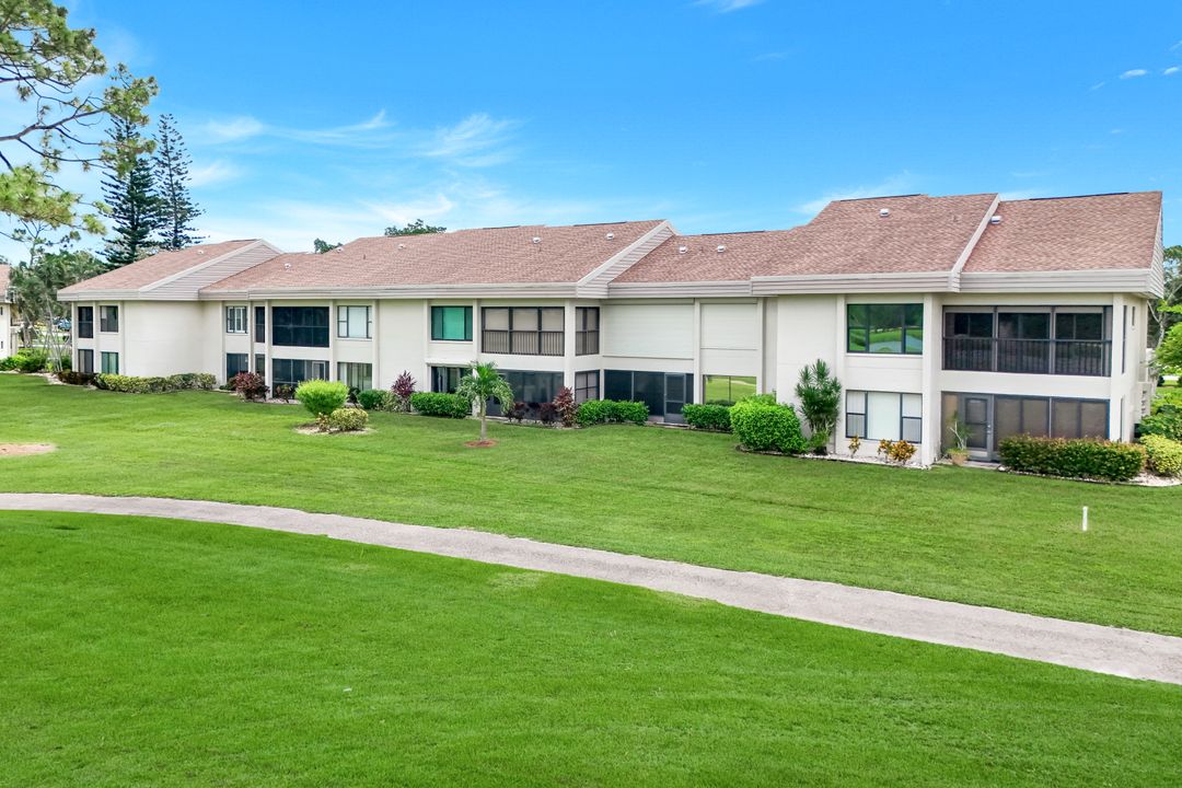 5585 Trailwinds Dr #326, Fort Myers, FL 33907