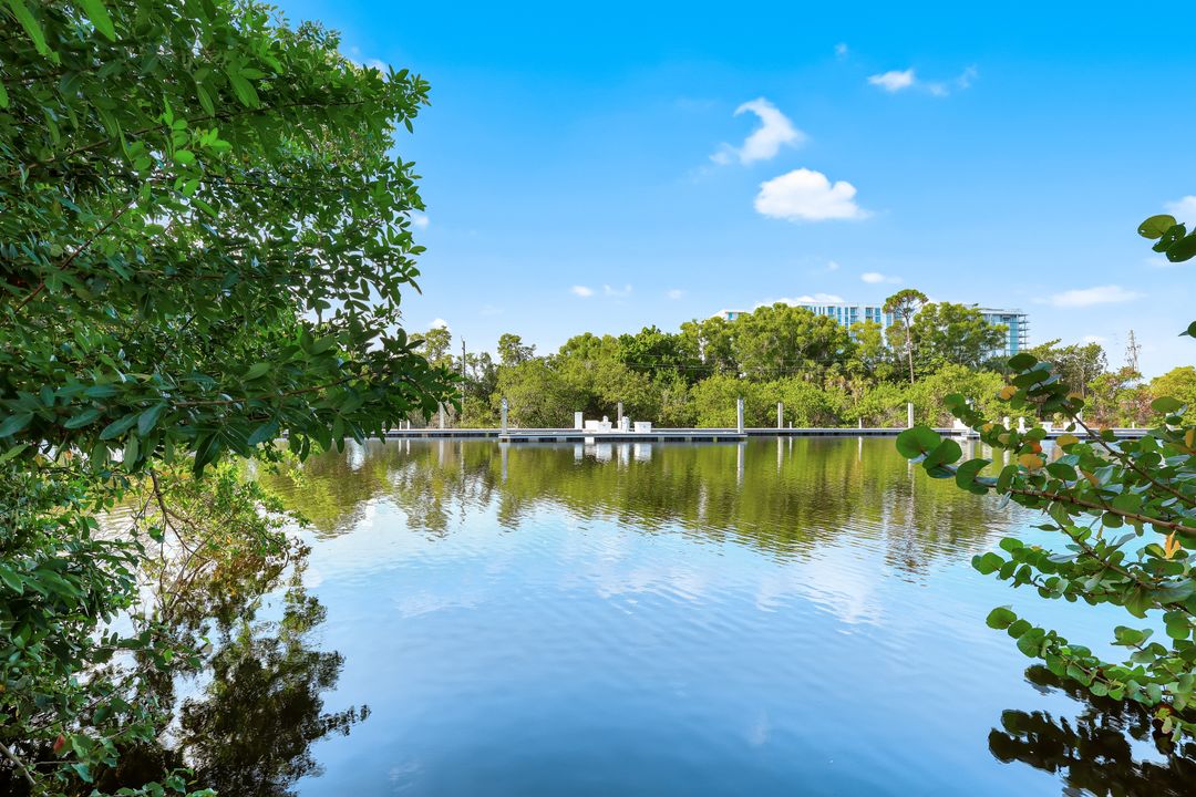 2140 Harbor Ln, Naples, FL 34104