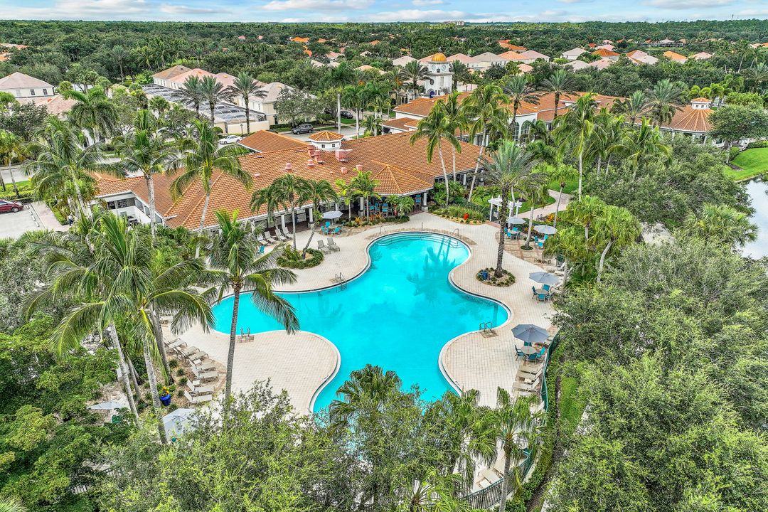 6214 Towncenter Cir, Naples, FL 34119