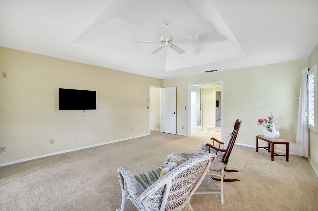 2007 Duke Dr, Naples, FL 34110