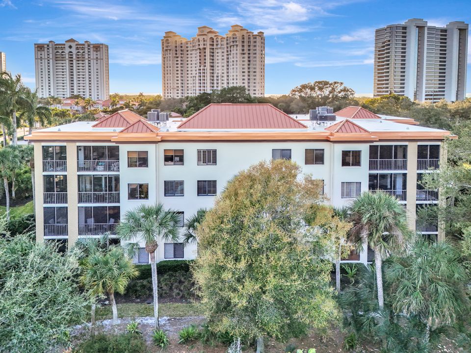 6820 Pelican Bay Blvd #133, Naples, FL 34108