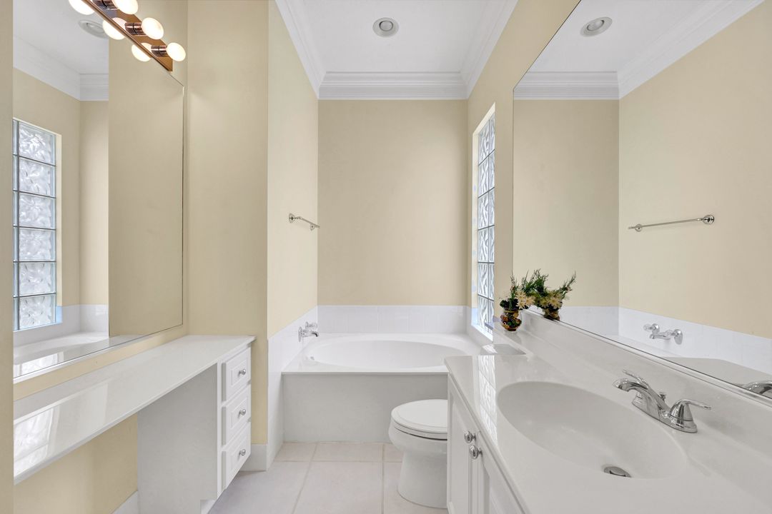 2941 Gilford Way, Naples, FL 34119