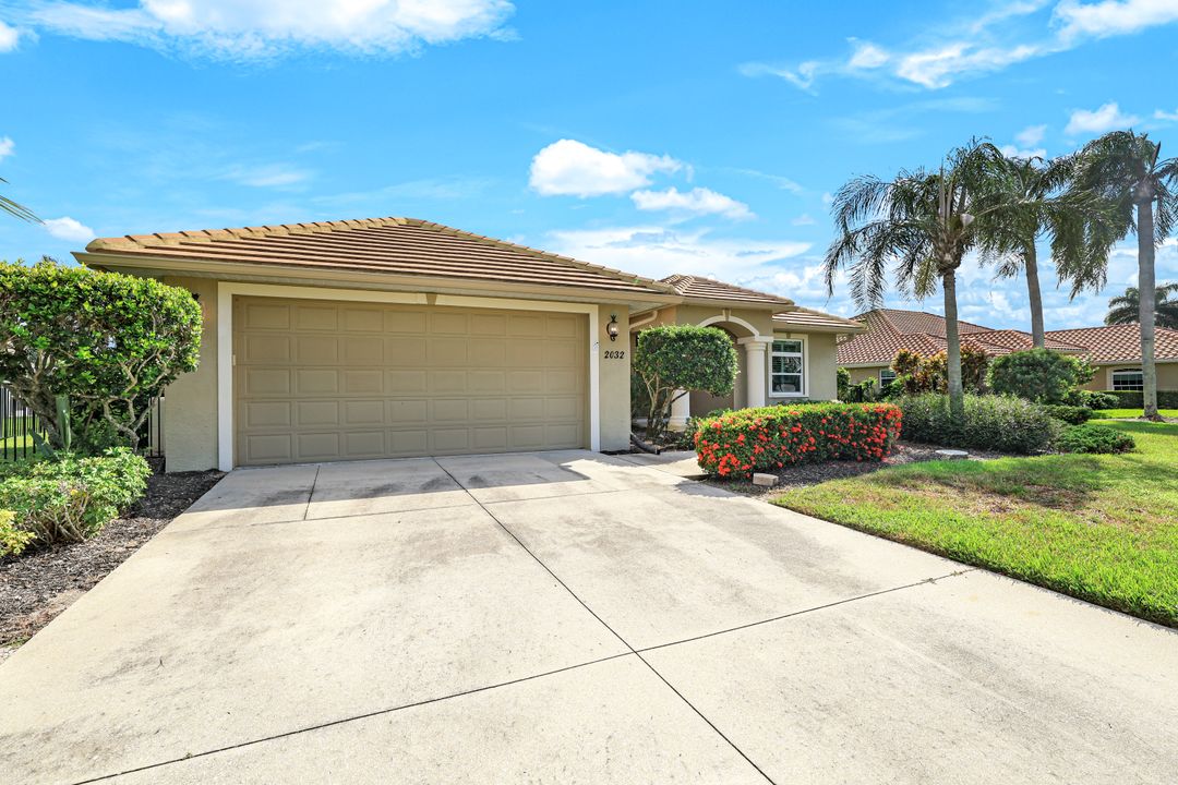 2032 Castle Garden Ln, Naples, FL 34110