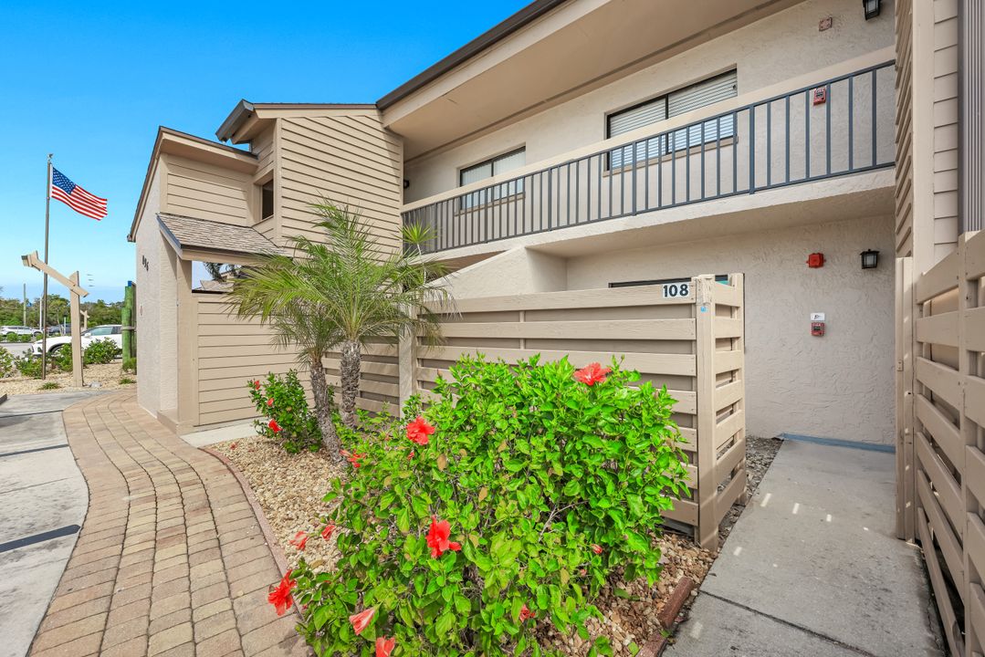 896 Buttonwood Dr  #108, Fort Myers Beach, FL 33931