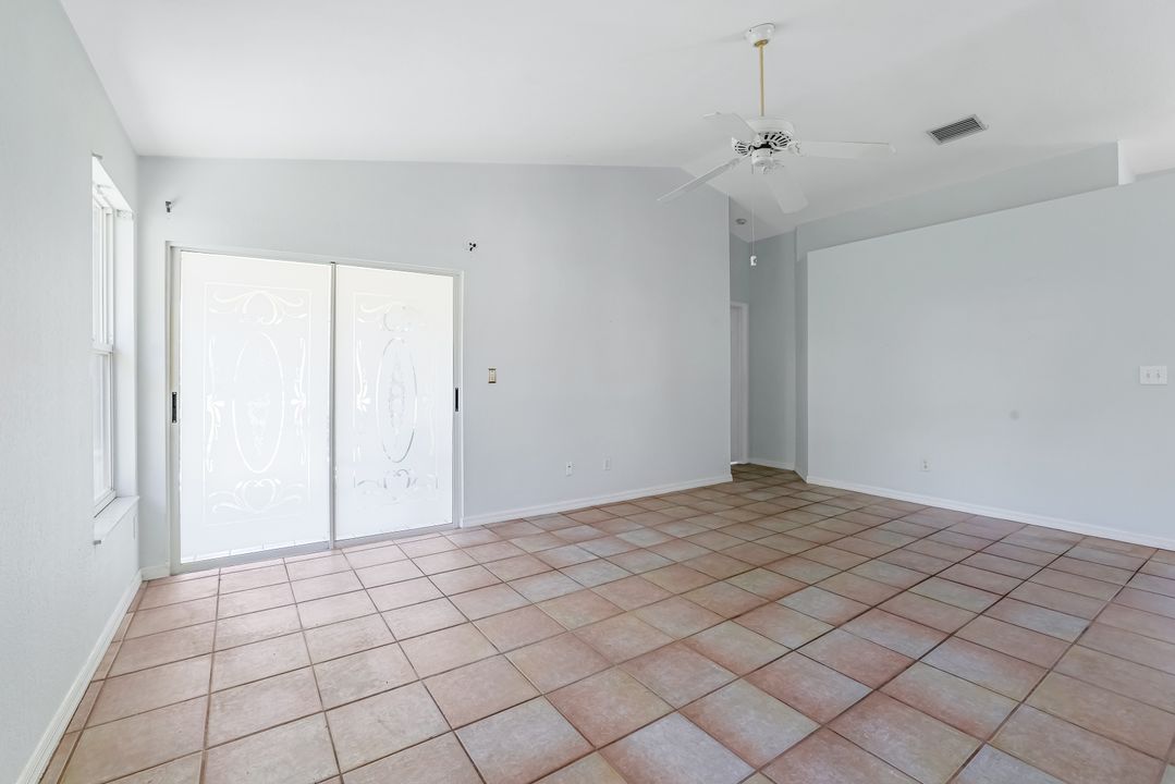337 Emerald Bay Cir #U1, Naples, FL 34110