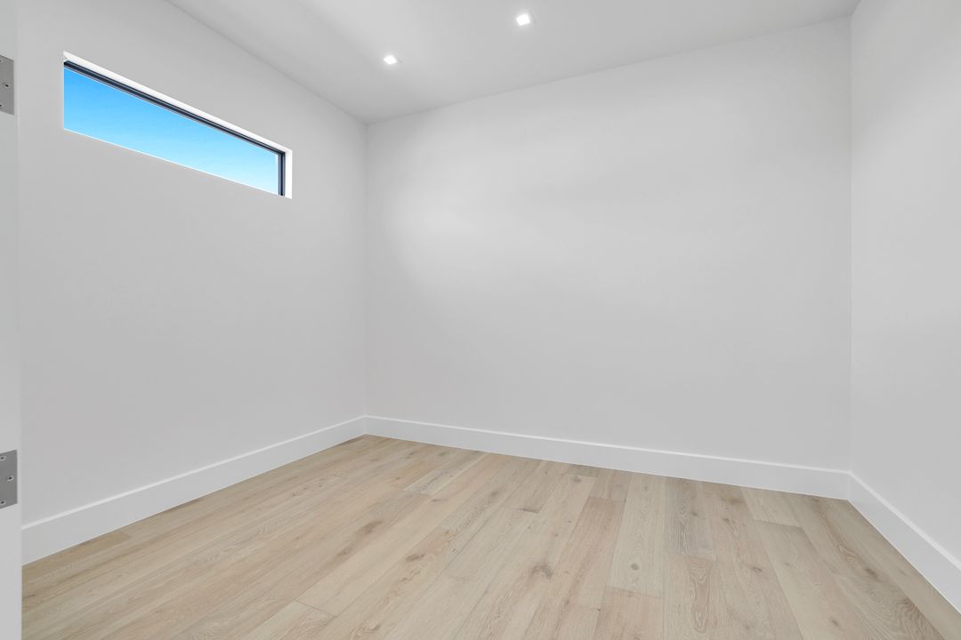 513 92nd Ave N, Naples, FL 34108