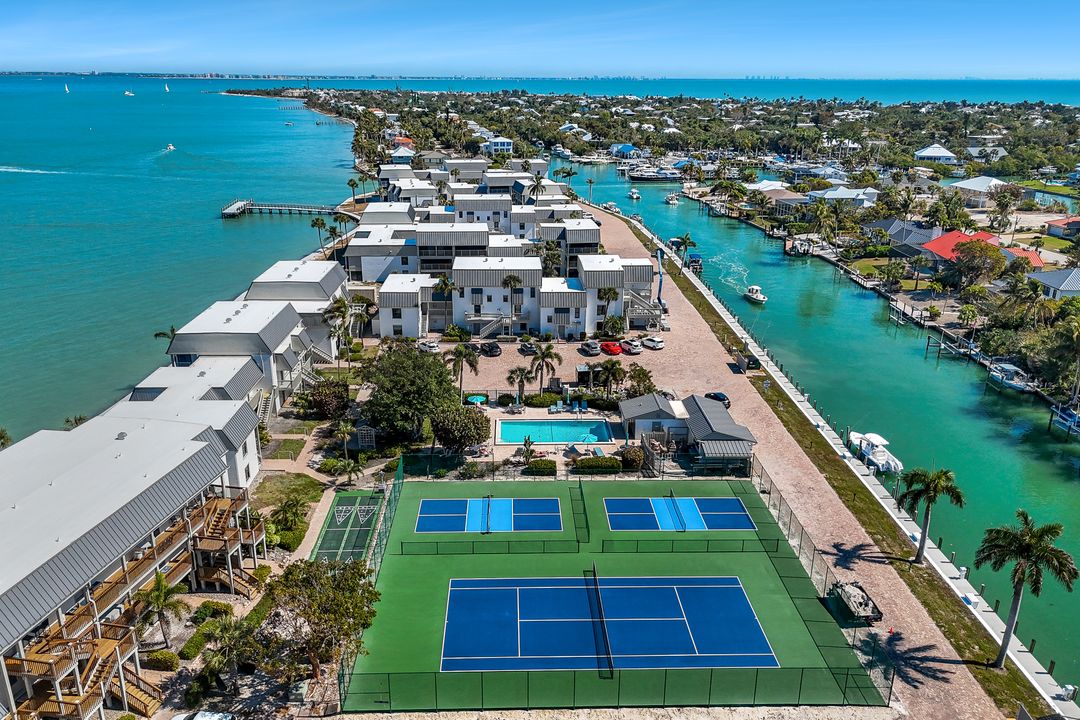 730 Sextant Dr, Sanibel, FL 33957