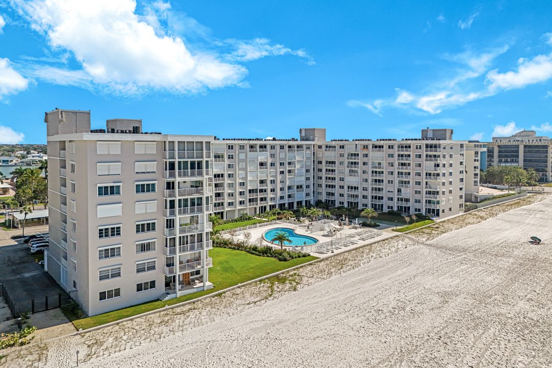 3443 Gulf Shore Blvd N #309, Naples, FL 34103
