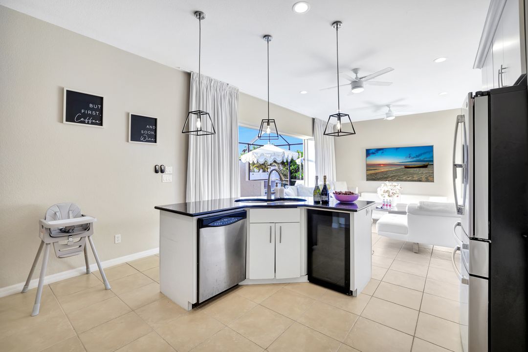 531 105th Ave N, Naples, FL 34108