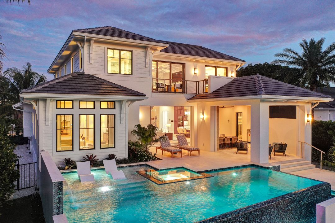 3637 Crayton Rd, Naples, FL 34103