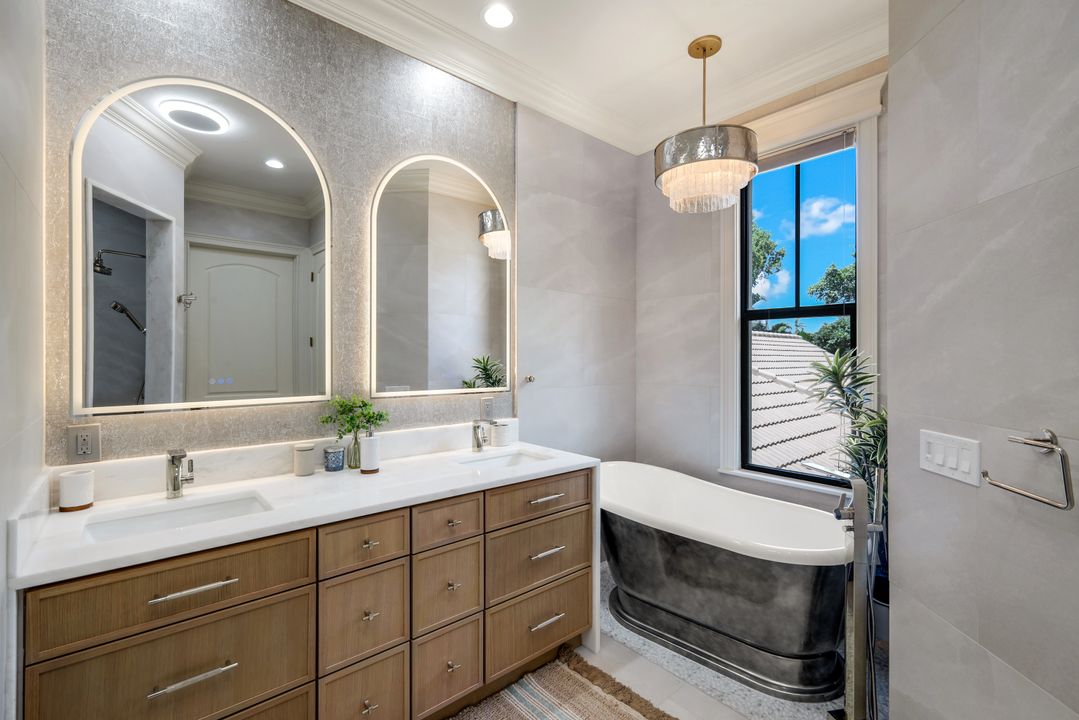 1455 Hemingway Pl, Naples, FL 34103