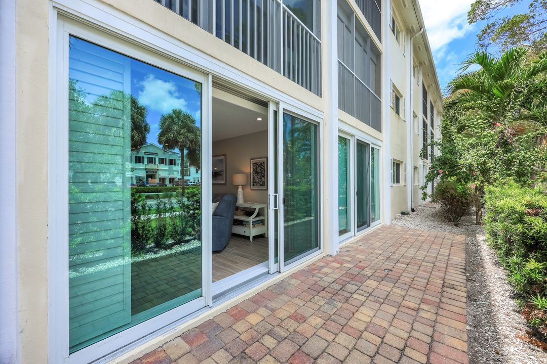 232 Banyan Blvd, Naples, FL 34102