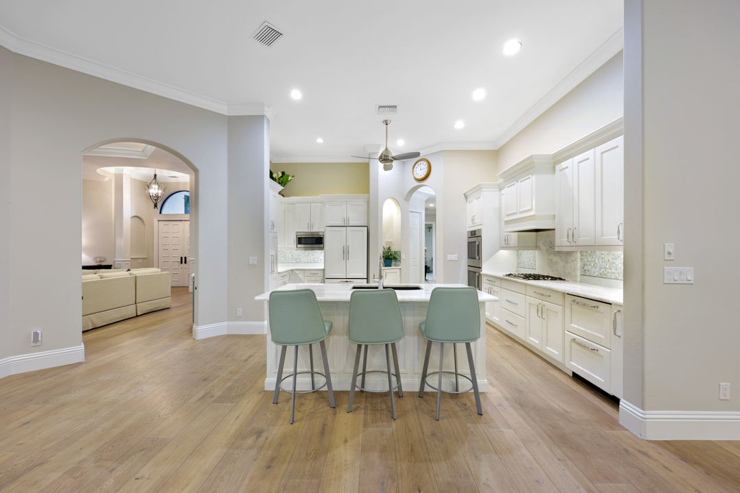 1725 Supreme Ct, Naples, FL 34110