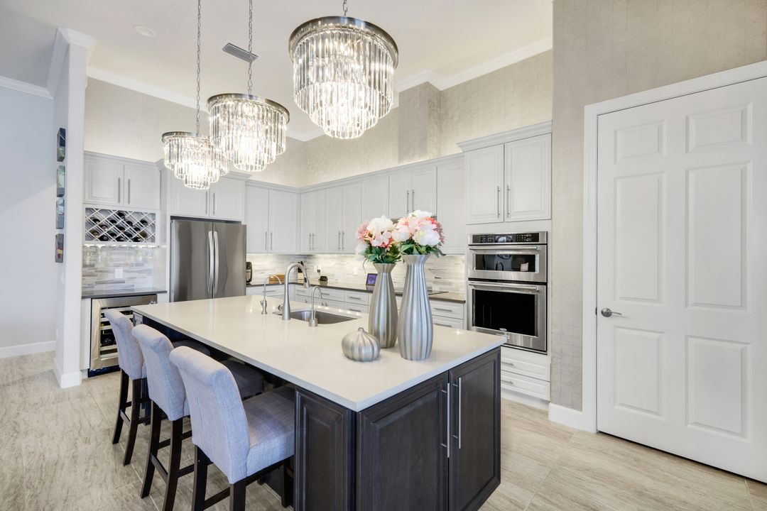 9075 Breakwater Dr, Naples, FL 34120