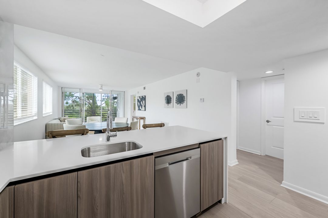 270 Naples Cove Dr #3401, Naples, FL 34110