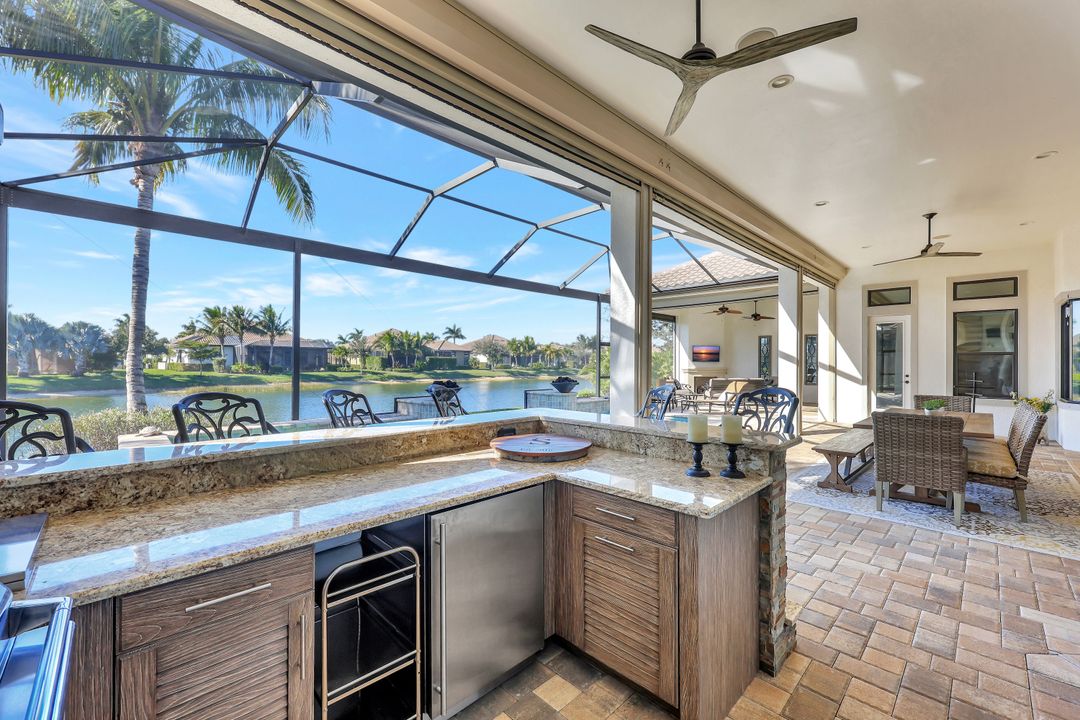 3181 Olympia Ln, Naples, FL 34114