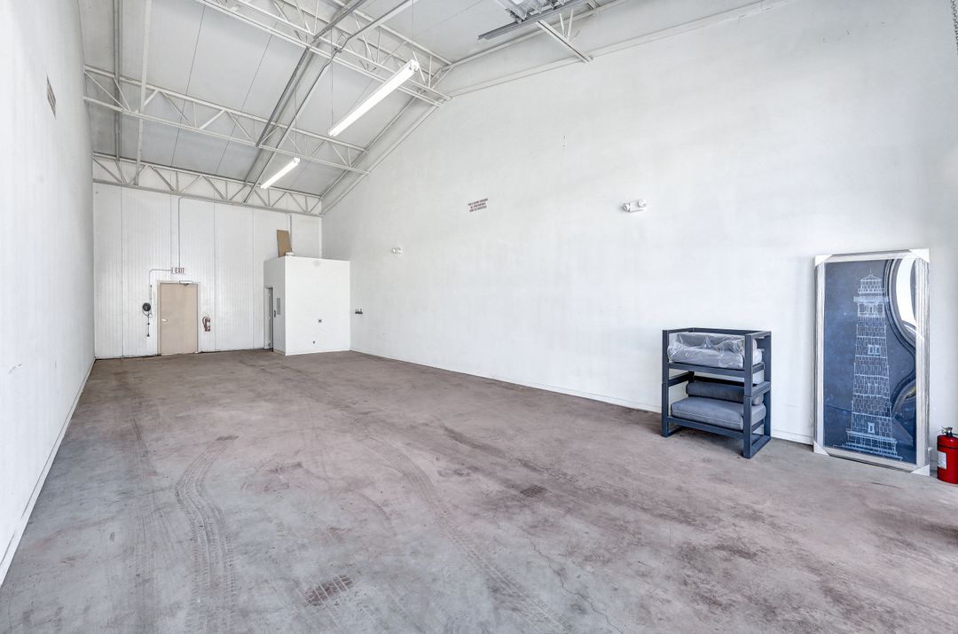 195 Basik Dr #403, Naples, FL 34114