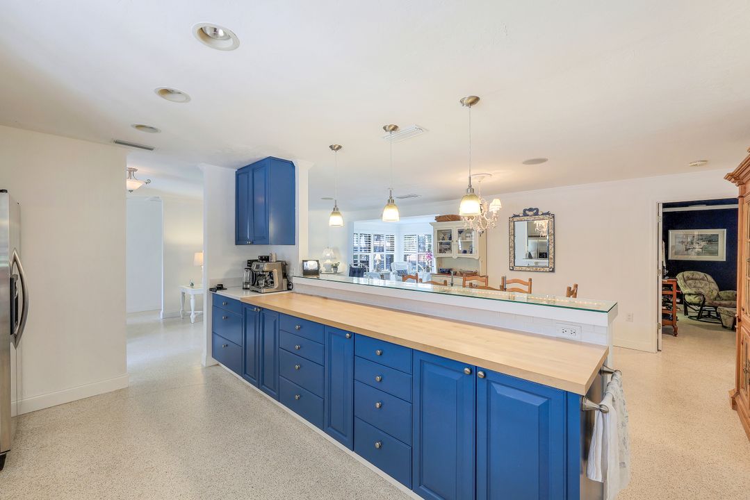 27111 Flossmoor Dr, Bonita Springs, FL 34135