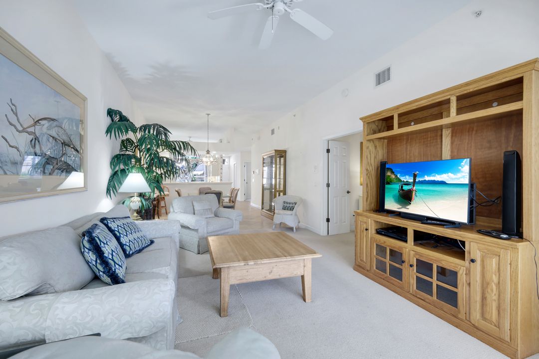 2036 Cascades Dr #7, Naples, FL 34112