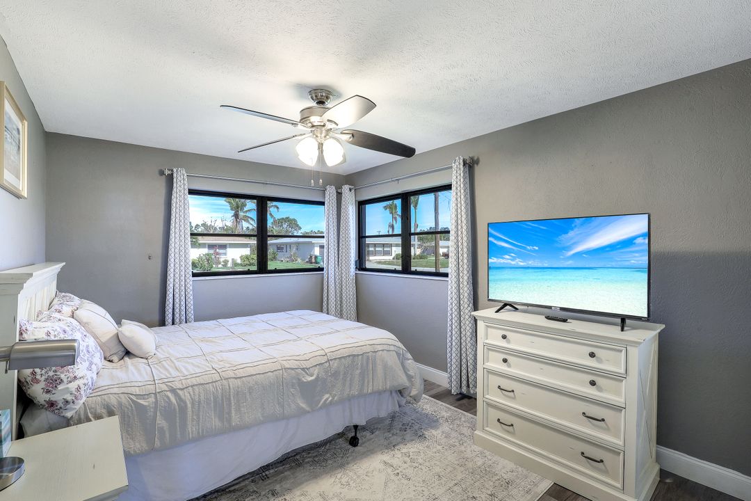 5811 SW 1st Pl, Cape Coral, FL 33914