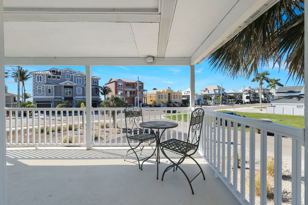 100 Tarpon Rd, Fort Myers Beach, FL 33931