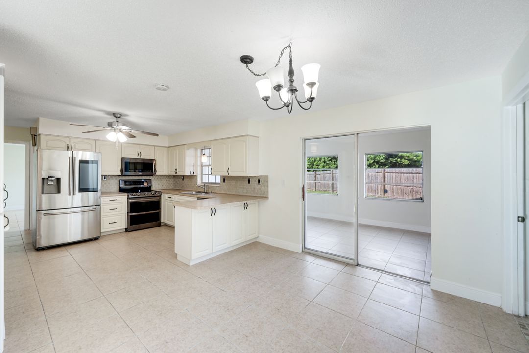 801 McMahon Ave NW, Port Charlotte, FL 33948