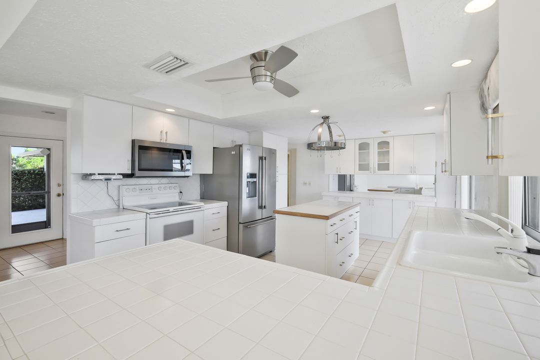 206 SE 37th Terrace, Cape Coral, FL 33904