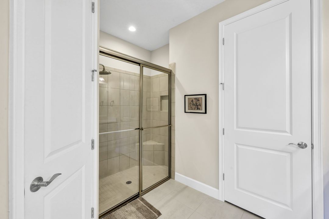 8107 Calle Canovas St, Naples, FL 34114