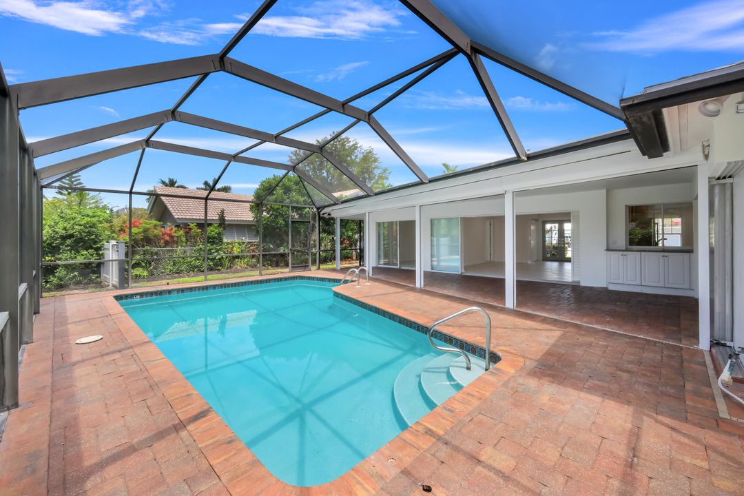 750 Southern Pines Dr, Naples, FL 34103