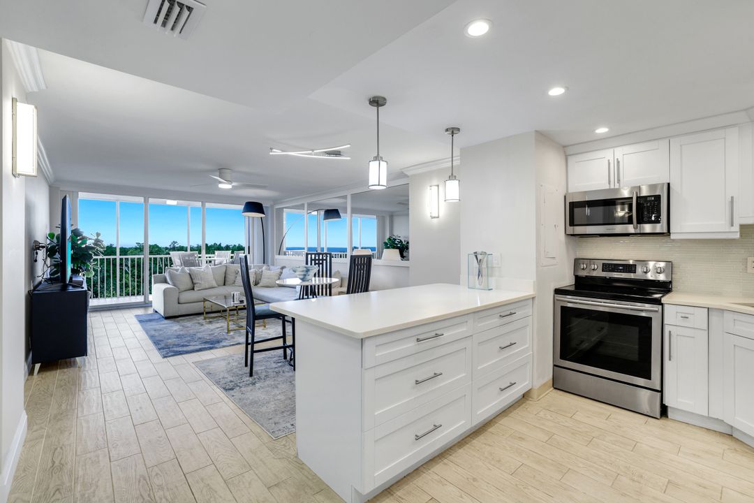 5 Bluebill Ave #506, Naples, FL 34108