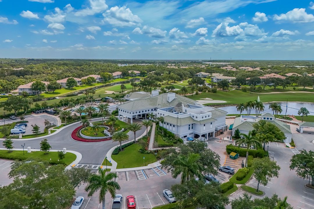 2988 St Barnabas Ct, Naples, FL 34105