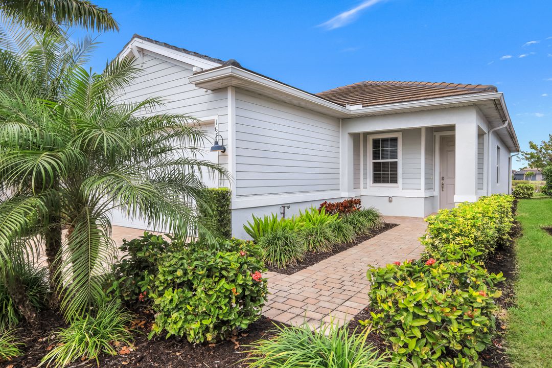 16717 Seasons Coast Dr, Bonita Springs, FL 34135