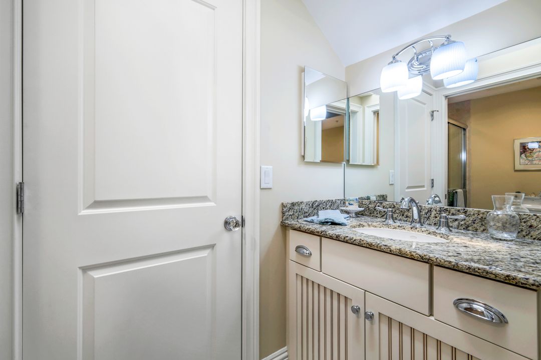 331 3rd Ave S #4, Naples, FL 34102