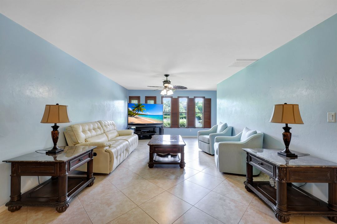 360 16th Ave NW, Naples, FL 34120