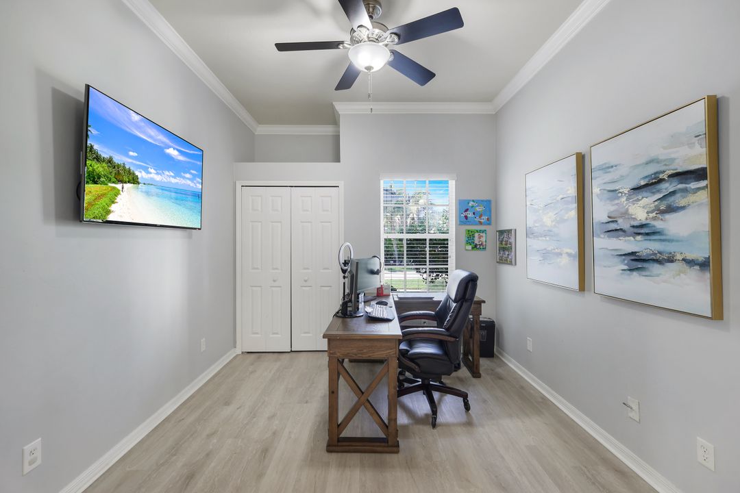 8748 S Lake Cir, Fort Myers, FL 33908
