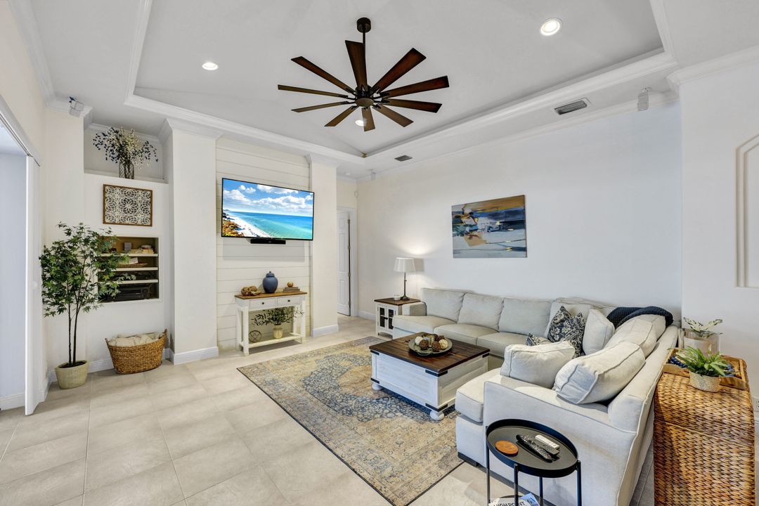 15321 Blackhawk Dr, Fort Myers, FL 33912