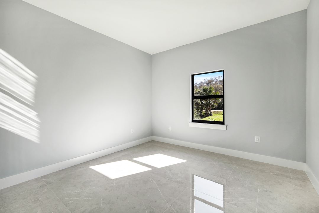 2677 62nd Avenue NE, Naples, FL 34120