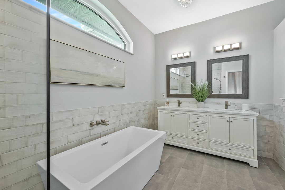 4837 Regal Dr, Bonita Springs, FL 34134