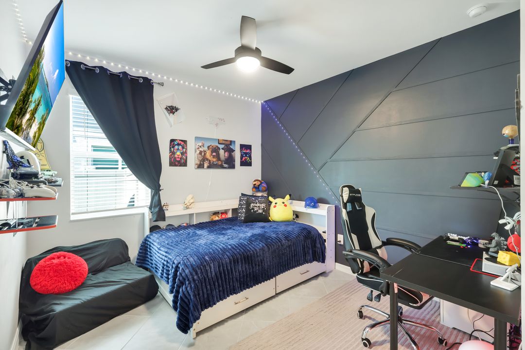 18821 Shimmer Dawn Ct, NO FORT MYERS, FL 33917