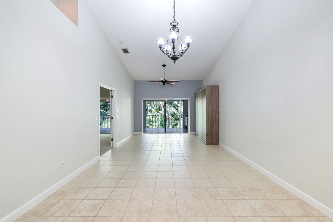 2055 Cascades Dr #4, Naples, FL 34112