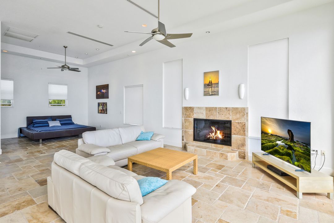 2302 SE 28th St, Cape Coral, FL 33904