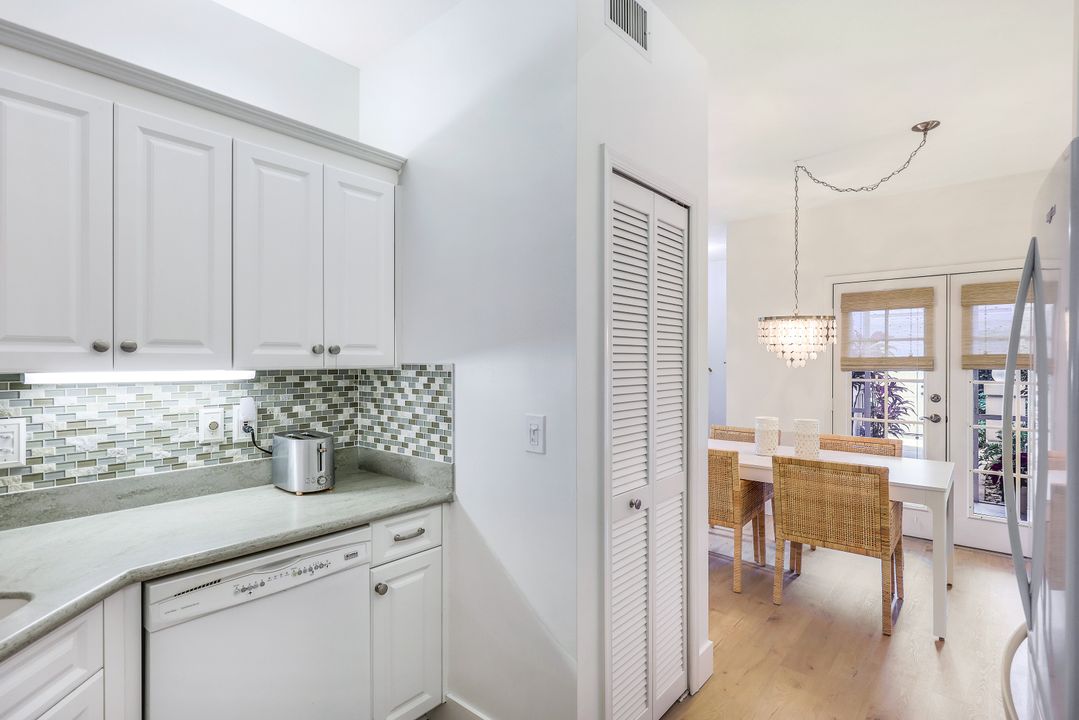 7108 Barrington Cir #2-102, Naples, FL 34108