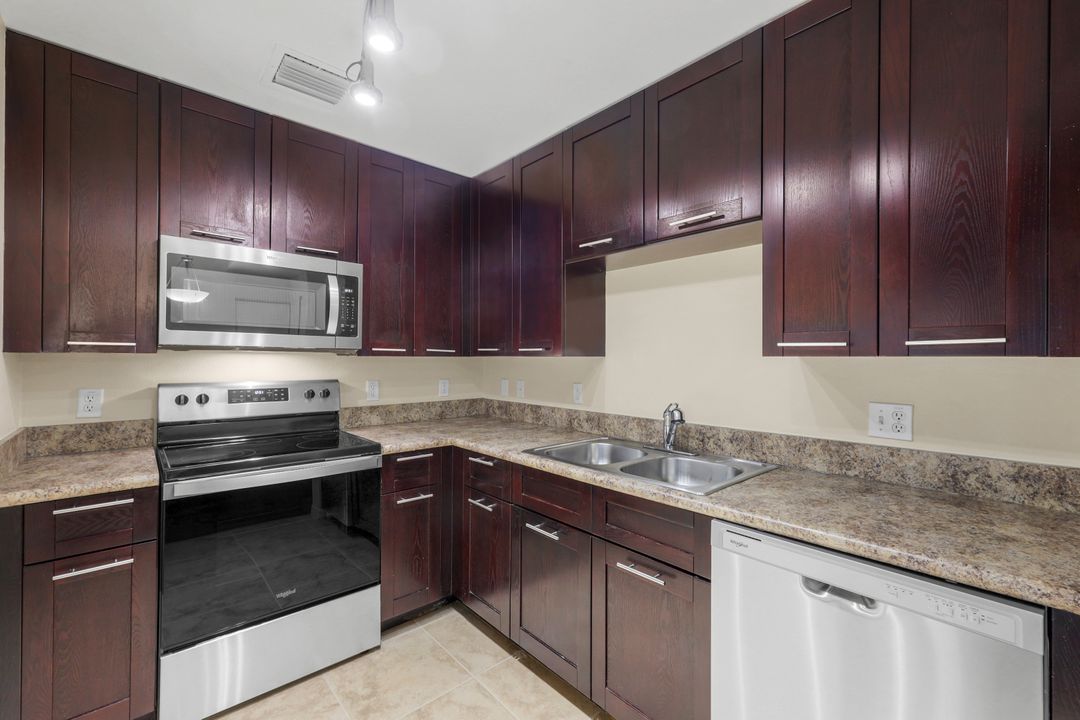 6620 SW 57th Ave #A203, South Miami, FL 33143
