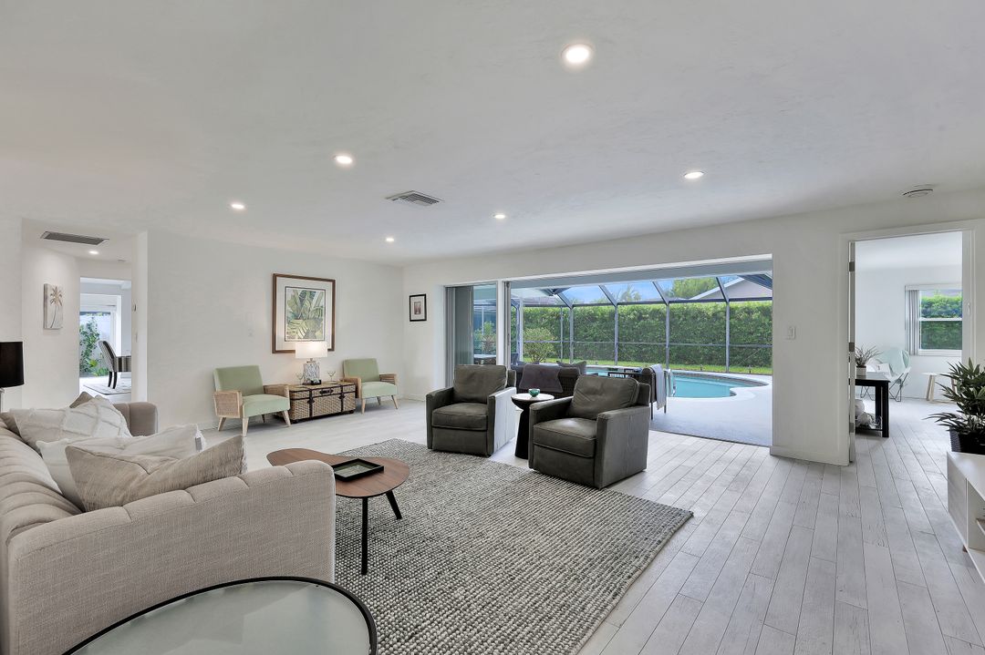 28448 Las Palmas Cir, Bonita Springs, FL 34135